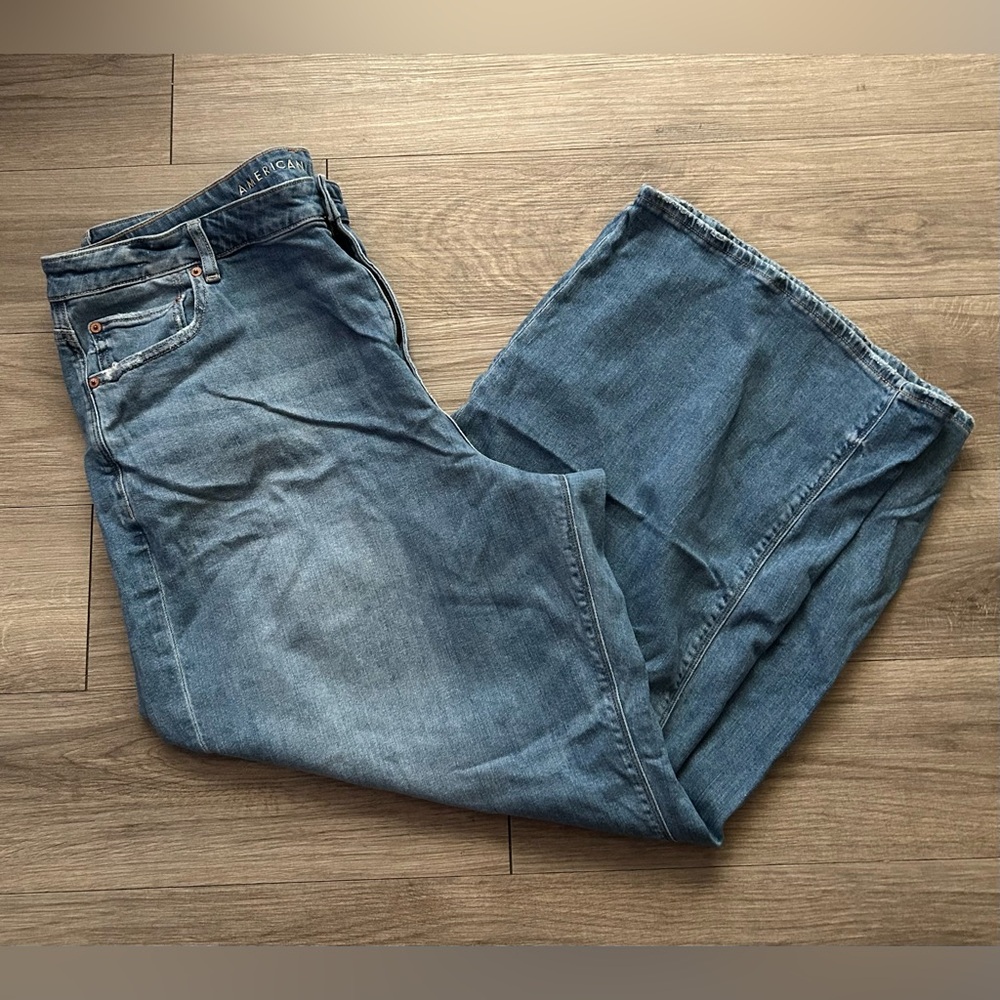 American Eagle Dreamy Drape Stretch Super High-Waisted Baggy Wide-Leg Jean, 20 - Picture 4 of 13
